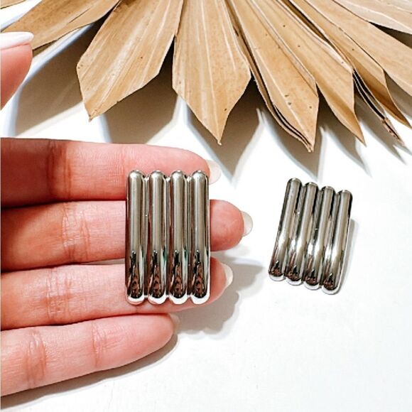 geo stud earrings M327 - Picture 4 of 4